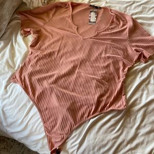 BOOHOO PLUS RIBBED NOTCH PLUNGE CAP SLEEVE BODYSUIT Size 22